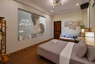 Deluxe King Studio — V Living - Hidden Gem in District 1 & Free Laundry